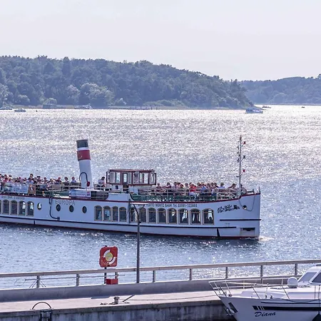 An Der Steinmole Waren *